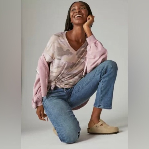 Lucky Brand Woman’s Camo Printed Burnout V-Neck Tee - Picture 3 of 4